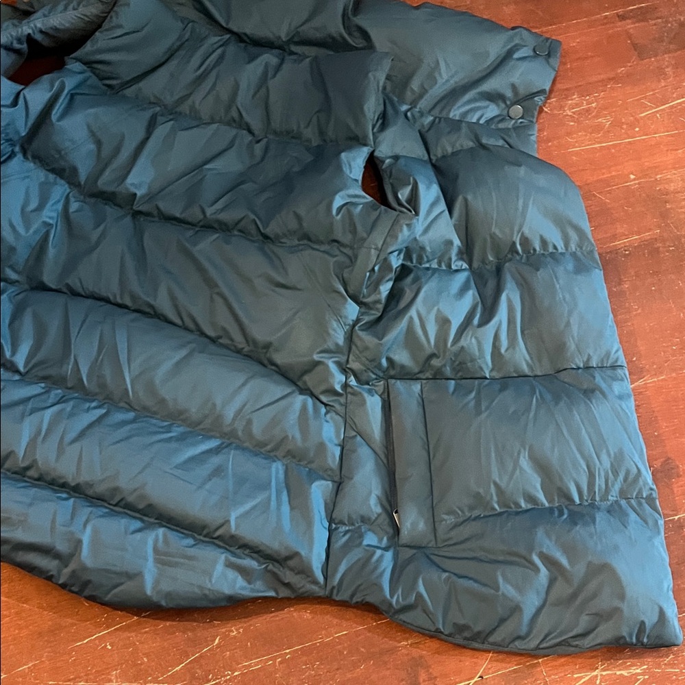 Athleta Dark Aqua Puffer Vest - Picture 7 of 10